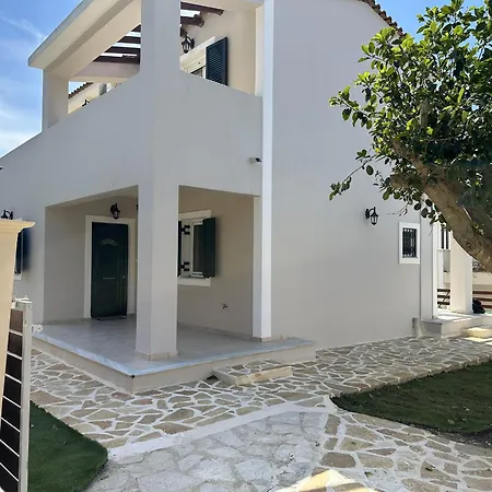 John & Angelo بيت للعطل